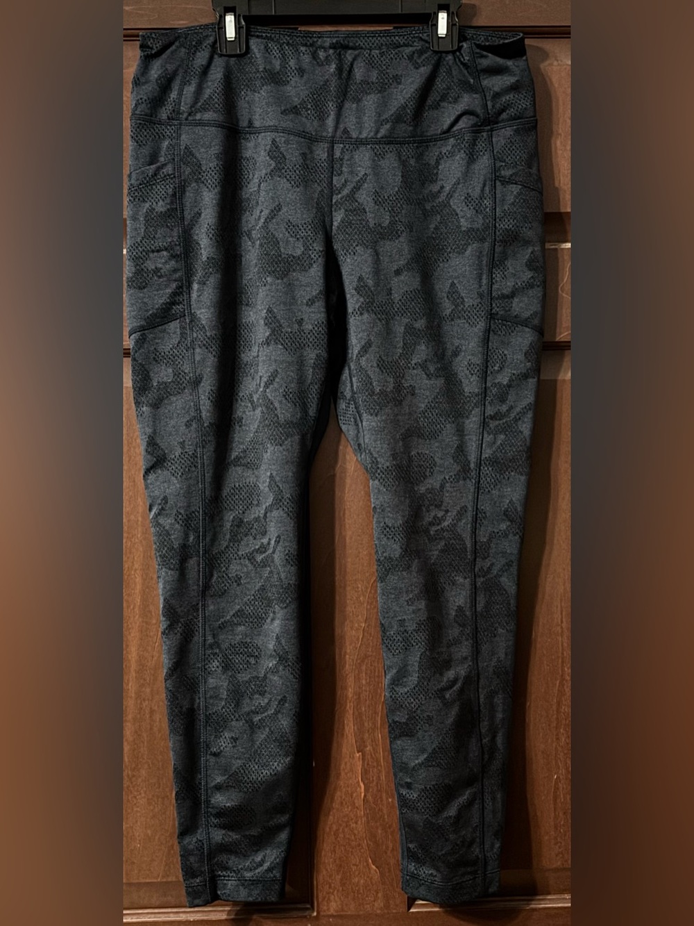 Mondetta performance + luxury leggings size large charcoal grey and black camo